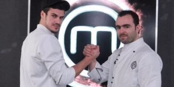 Μιχάλης Καλαβρινός: Τι κάνει σήμερα ο Πτολεμαϊδιώτης φιναλίστ και αντίπαλος του Ακη Πετρετζίκη στο πρώτο MasterChef [βίντεο]