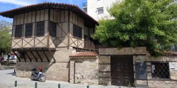 Το πρόγραμμα λειτουργίας της Βιβλιοθήκης Κοζάνης και της Χαρτοθήκης  την Μικρή και την Μεγάλη Αποκριά