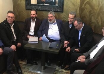 Καταθέτουν υπόμνημα και αποχωρούν Δήμαρχοι και συνδικάτα: “Δε συμμετέχουμε στο διάλογο”