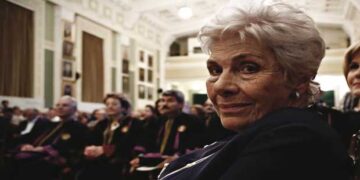 ΥΠΕΡΒΑΣΗ- Κ. Δημουλά – Γράφει η Πίστη Κρυσταλλίδου