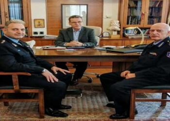 Εθιμοτυπική επίσκεψη του Περιφερειακού Διοικητή Πυροσβεστικών Υπηρεσιών Δυτικής Μακεδονίας στο Δήμαρχο Κοζάνης