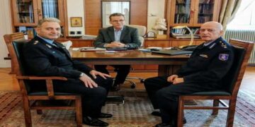 Εθιμοτυπική επίσκεψη του Περιφερειακού Διοικητή Πυροσβεστικών Υπηρεσιών Δυτικής Μακεδονίας στο Δήμαρχο Κοζάνης