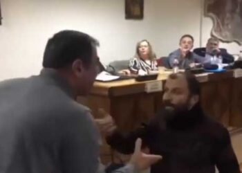 Μεγάλη ένταση στο συνεδρίαση του ΔΣ Εορδαίας για την απολιγνιτοποίηση και 10λεπτη διακοπή (VIDEO)