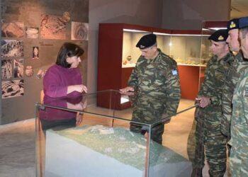 Το Αρχαιολογικό Μουσείο Αιανής επισκέφθηκε στρατιωτικό κλιμάκιο