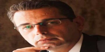 Ανοικτή επιστολή στον Μίκη Θεοδωράκη- Γράφει ο Ανδρέας Τσιφτσιάν