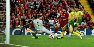 Ταμείο ημιχρόνου από το «Carrow Road»