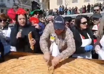 Κοζάνη: Κιχί 37 κιλών ετοίμασαν τα “Παρταλόπλα” του Φανού Αγίου Δημητρίου