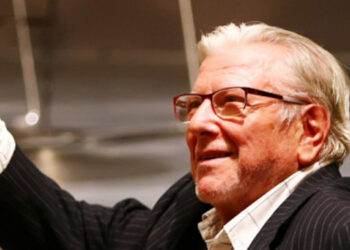 Πέθανε ο Κώστας Βουτσάς