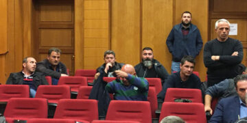 SOS από εργολάβους – αυτοκινητιστές συνεργαζόμενους με τη ΛΑΡΚΟ από Καστοριά, Σέρβια, Κοζάνη –	Δυναμική κινητοποίηση στις 11 το πρωί στα διόδια Πολυμύλου