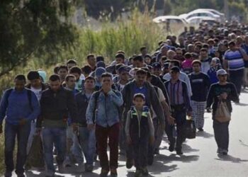 Οι «λαθρομετανάστες της Μικράς Ασίας» ή όταν ο Κουρουμπλής προσπαθεί να «γράψει» ιστορία- Γράφει η Βίκυ Χατζηκυριάκου