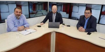 Άγρια “κόντρα” Καρακασίδη (ΝΔ) και Πασσαλίδη (ΣΥΡΙΖΑ) στον “αέρα” του Top Channel για επίσκεψη Χατζηδάκη και απολιγνιτοποίηση-Βίντεο