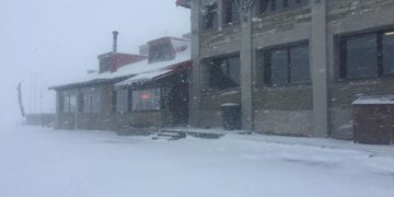 Έντονη χιονόπτωση αυτή τη στιγμή στη Βασιλίτσα