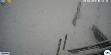 Έντονη χιονόπτωση αυτή τη στιγμή στη Βασιλίτσα