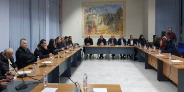 Βόιο: Τι ειπώθηκε στη σύσκεψη για την δομή κλειστού τύπου – Ποιες προτάσεις συζητούνται ως αντισταθμιστικά – Ένταση Κοσμίδη με τον πρόεδρο του ΔΣ