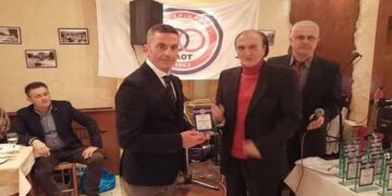 Βράβευση του ταλαντούχου Μάκη Βουνοτρυπίδη  – Από τα Παραπολιτικά του Παλμού της Τετάρτης 5 Φεβρουαρίου