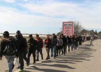 Έβρος: Αποσύρει πρόσφυγες και μετανάστες η Τουρκία λόγω κορωνοϊού