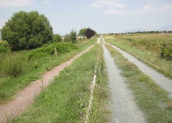 Περπάτημα στο κανάλι της Πτολεμαΐδας. Έτος 2020 εν μέσω πανδημίας κορονοϊού