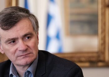 Τσιόδρας: Ο… πολύτεκνος ψάλτης από την Κυψέλη που κρέμεται όλη η Ελλάδα από τα χείλη του