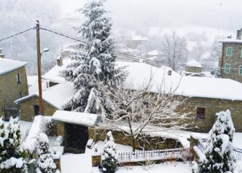 Όμορφες εικόνες από το χιονισμένο Νυμφαίο