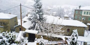 Όμορφες εικόνες από το χιονισμένο Νυμφαίο