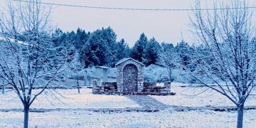 Πανέμορφες κατάλευκες εικόνες από το Πρωτοχωρι Κοζάνης στα λευκά
