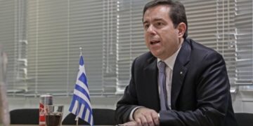 Μηταράκης: Τέλος τα επιδόματα και οι παροχές σε όσους έχουν άσυλο