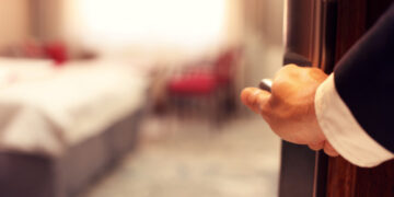 Κορωνοϊός: Εξαιρούνται από την απαγόρευση λειτουργίας καταλύματα για φοιτητές και εκπαιδευτικούς