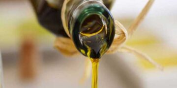 ΠΑΝΣΕΚΤΕ: Βασικές πληροφορίες που υποχρεούνται να γνωρίζουν όλοι οι καταστηματάρχες Υ.Ε. για το ελαιόλαδο που μπορούν να χρησιμοποιούν