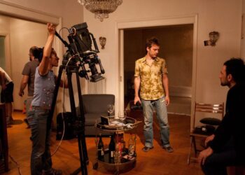 ” ΚΑΘΗΣΤΕ ΜΕΣΑ ” Η προφητική ταινία μικρού μήκους του Στάθη Αθανασίου 13 χρόνια πριν- Του Θωμά Λιοσάτου