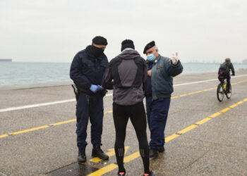 Επεσαν τα πρώτα πρόστιμα στη Θεσσαλονίκη -Εκαναν τζόκινγκ χωρίς ταυτότητα