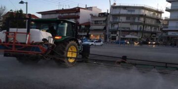 Συμβαίνει τώρα: Απολύμανση της λαϊκής αγοράς στην Πτολεμαΐδα -ΦΩΤΟ