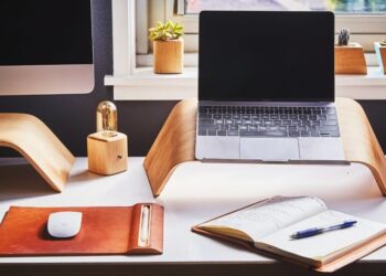 8 + 1 tips για αποτελεσματική εργασία από το σπίτι