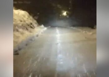 Καθαρισμός των δρόμων από το χιόνι στη Βλάστη – VIDEO