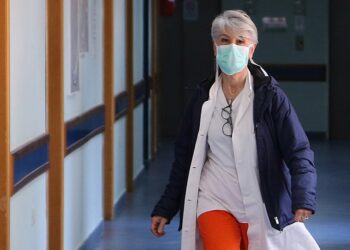 Κορωνοϊός: Στα 117 τα κρούσματα – Κλείνουν θέατρα, σινεμά, γυμναστήρια, κέντρα διασκέδασης