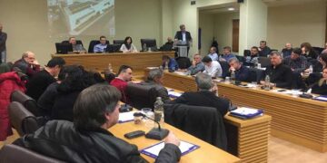 Δημοτικό Συμβούλιο Κοζάνης: Τελευταία συνεδρίαση με θεματική ενότητα την απολιγνιτοποίηση και τη δίκαιη μετάβαση- Τι είπαν Πανεπιστήμιο, ΑΝΚΟ, Εργατικό Κέντρο και ΓΕΝΟΠ/ΔΕΗ