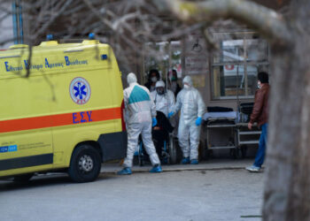 Θετική στον κορωνοϊό και η εκλιπούσα μητέρα του 53χρονου στη Σιάτιστα – Σήμερα έγινε η κηδεία της