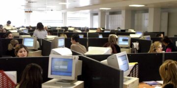 Κορωνοϊός – Επίδομα 800 ευρώ: Από αύριο οι αιτήσεις – Ποιοι το δικαιούνται