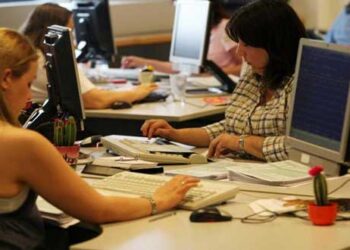 Κορωνοϊός-μέτρα: Άδειες ειδικού σκοπού με πλήρεις αποδοχές για τους εργαζομένους γονείς