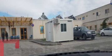 «Κουτιά απομόνωσης» στα νοσοκομεία αναφοράς για τον κορωνοϊό – Τοποθετήθηκε και στο Μποδοσάκειο