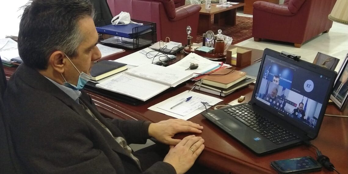 Ο Γιώργος Κασαπίδης σε τηλεδιάσκεψη με τους υπόλοιπους Περιφερειάρχες και τον Υπουργό Εσωτερικών για τον κορονοϊό
