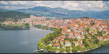 Το ηχητικό μήνυμα της ΠΕ Καστοριάς που θα ακούγεται με “ντουντούκα” στους δρόμους της: “ΠΡΟΣΟΧΗ: Οι πολίτες να μένουν σπίτι” – Ακούστε το ηχητικό