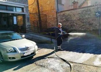 Δήμος Καστοριάς: Απολύμανση σε κοινόχρηστους δημοτικούς χώρους, πλατείες, κάδους και στάσεις λεωφορείων