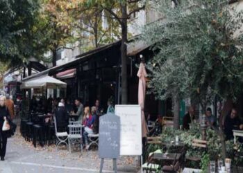 Κοροναϊός – Δήμαρχος Λαρισαίων: Απαράδεκτος ο συνωστισμός στα καφέ της πόλης