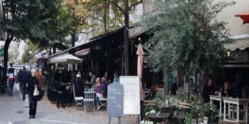 Κοροναϊός – Δήμαρχος Λαρισαίων: Απαράδεκτος ο συνωστισμός στα καφέ της πόλης