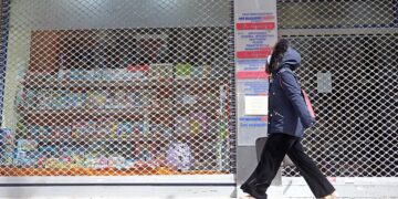 Κορωνοϊός: Παρατείνεται το «λουκέτο» στα καταστήματα μέχρι τις 11 Απριλίου