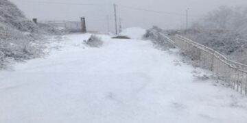 Καστοριά: Στα λευκά ντύθηκε η Κλεισούρα