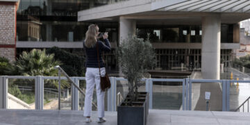 Κορωνοϊός: Ολοι όσοι δικαιούνται το έκτακτο επίδομα των 800 ευρώ -Εργαζόμενοι, απολυμένοι, ελεύθεροι επαγγελματίες [λίστα]