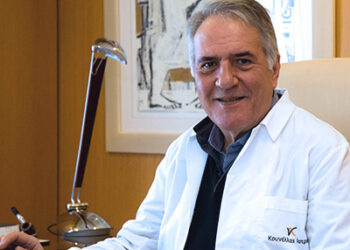 Ο γιατρός Γιάννης Κουνέλλας, που επισκέφτηκε χθες Δαμασκηνιά και Δραγασιά μιλάει στο «e-ptolemeos.gr»- Τι λέει για την κλινική εικόνα των κατοίκων- Τι τον εντυπωσίασε- Πόσους κατοίκους εξέτασε και πόσα δείγματα λήφθηκαν- Το μήνυμα που στέλνει