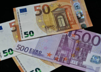 Επίδομα 800 ευρώ: Πότε ξεκινούν οι αιτήσεις και ποιοι οι δικαιούχοι