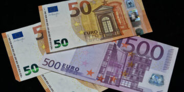 Επίδομα 800 ευρώ: Πότε ξεκινούν οι αιτήσεις και ποιοι οι δικαιούχοι